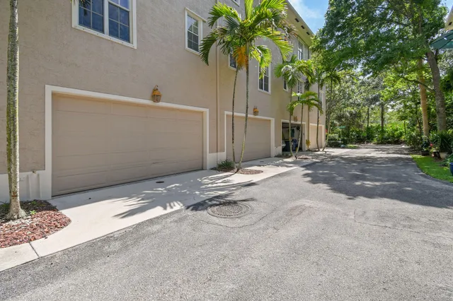 $3,500 | 109 Osceola Lane, Jupiter, FL 33458