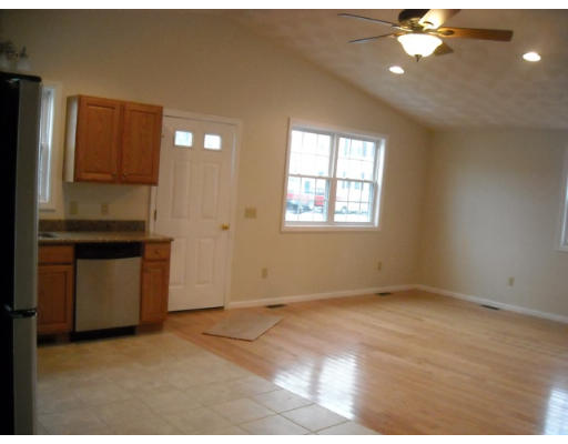 77 Senate Street Pawtucket, RI 02861 - Photo 4 of 10 Gallery Image 4