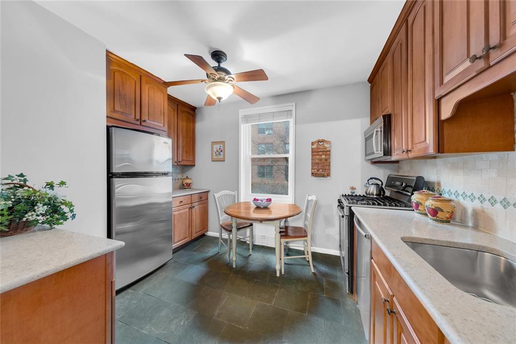 9201 Shore Road, Unit D308 Brooklyn, NY 11209 - Photo 5 of 11 Gallery Image 5