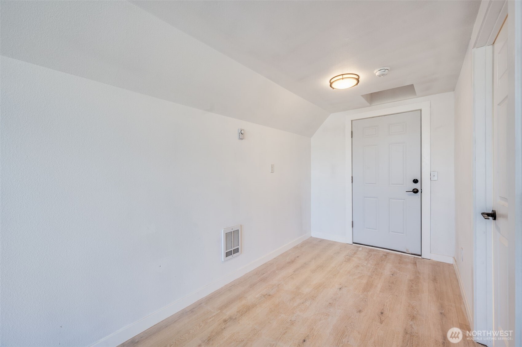 1012 9th Street Bremerton, WA 98337 - Photo 7 of 26