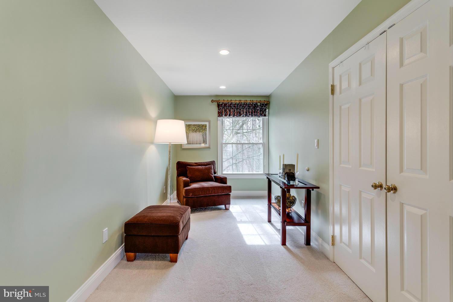 730 Ridge Drive McLean, VA 22101 - Photo 16 of 29 Bedroom (Master) Sitting Room