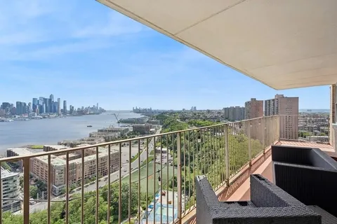 $549,797 | 6040 Boulevard East, Unit 21G, West New York, NJ 07093