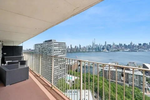 $549,797 | 6040 Boulevard East, Unit 21G, West New York, NJ 07093