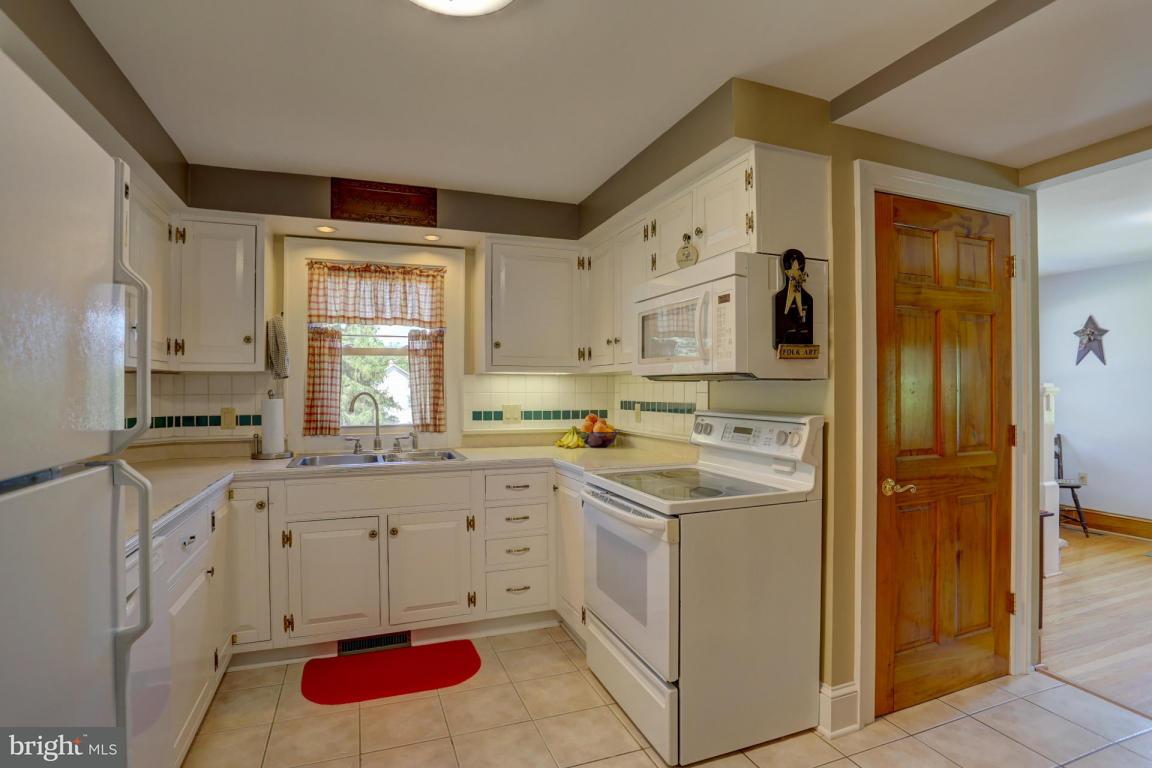 22 Benedict Road Lancaster, PA 17603 - Photo 14 of 36 Gallery Image 14