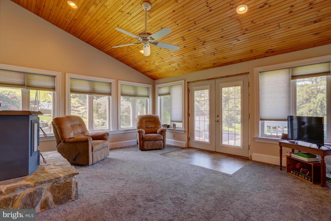 22 Benedict Road Lancaster, PA 17603 - Photo 3 of 36 Gallery Image 3
