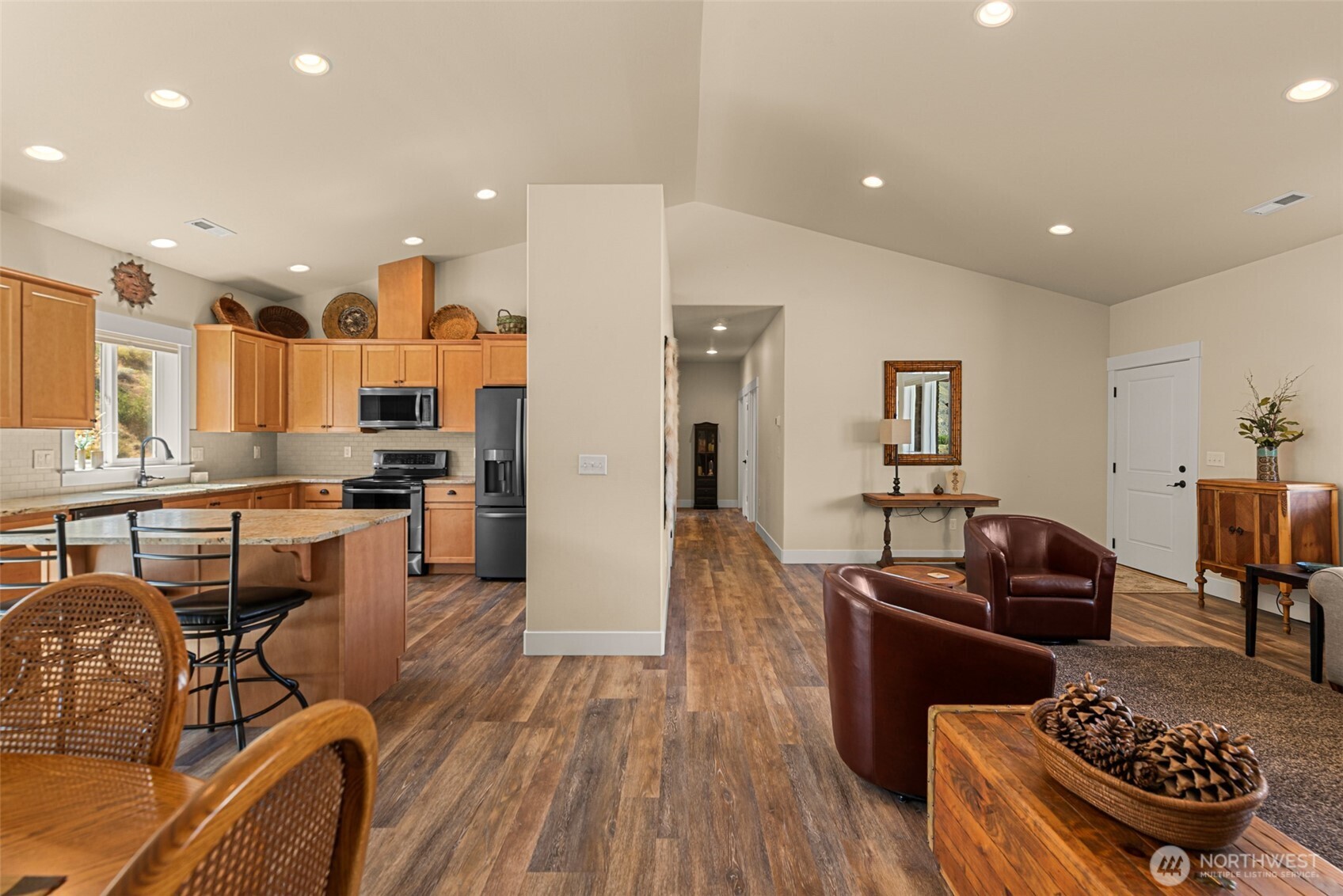 9973 Saska Way Entiat, WA 98822 - Photo 12 of 26