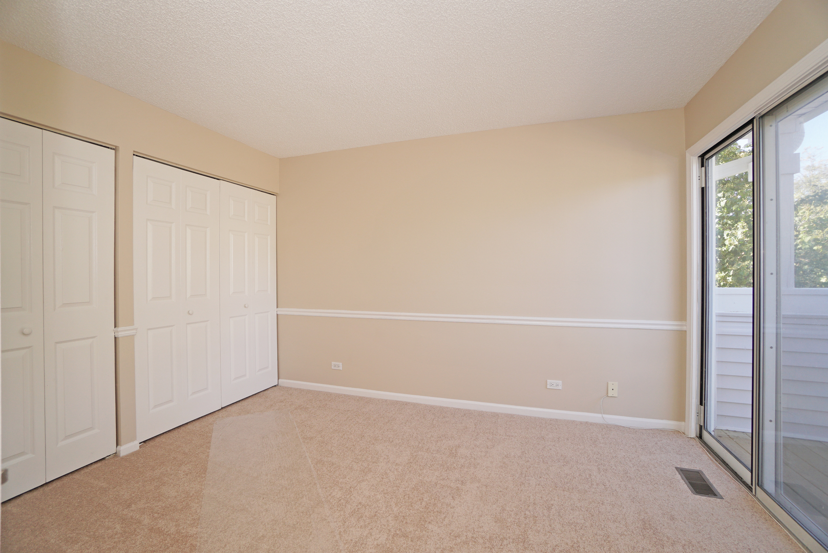 1217 Ranchview Court Buffalo Grove, IL 60089 - Photo 9 of 16 a view of an empty room
