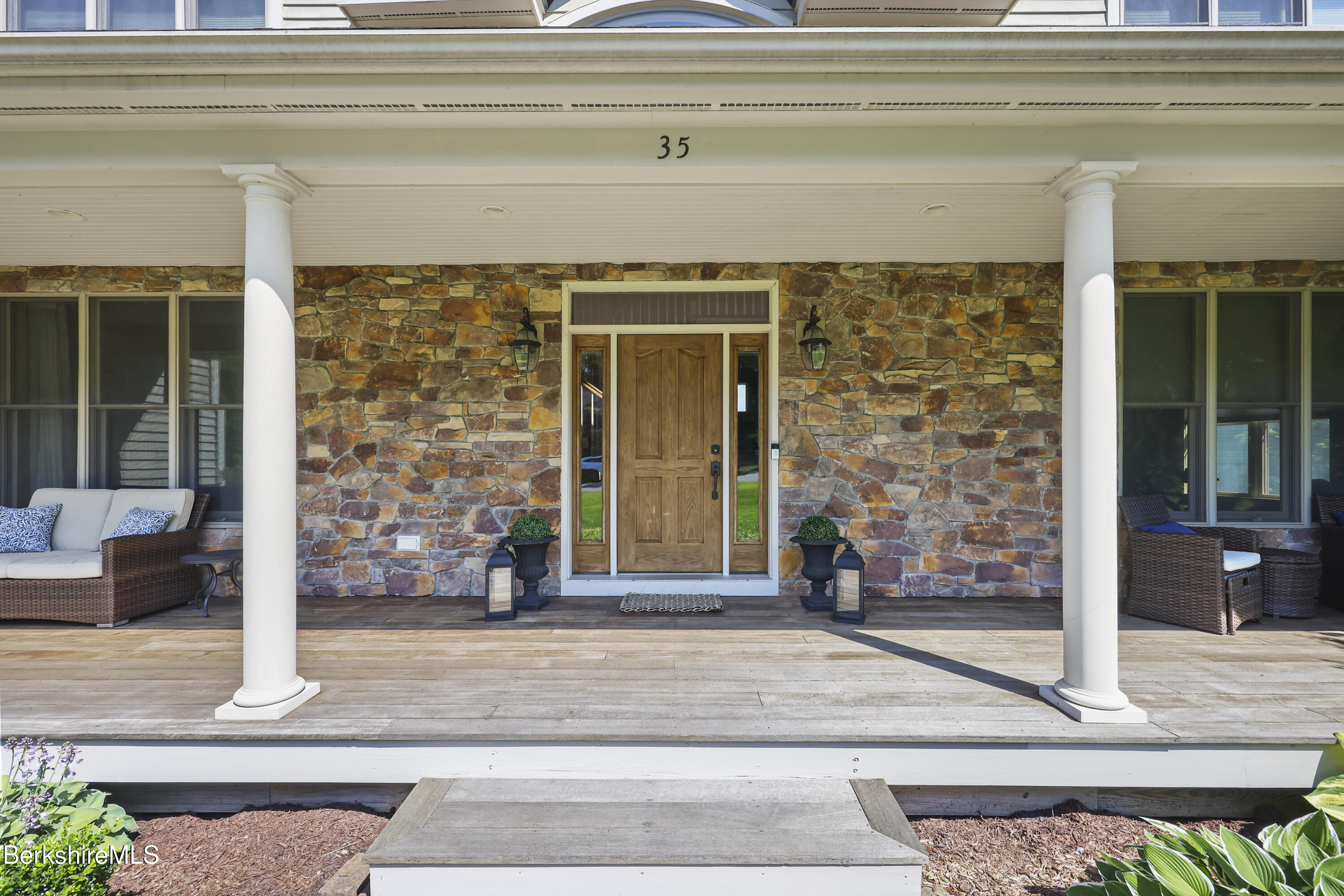 35 Meadow Ridge Drive Pittsfield, MA 01201 - Photo 7 of 81 Front Entry