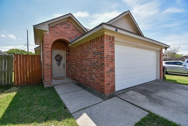 $195,000 | 1909 West Texas Avenue, Baytown, TX 77520