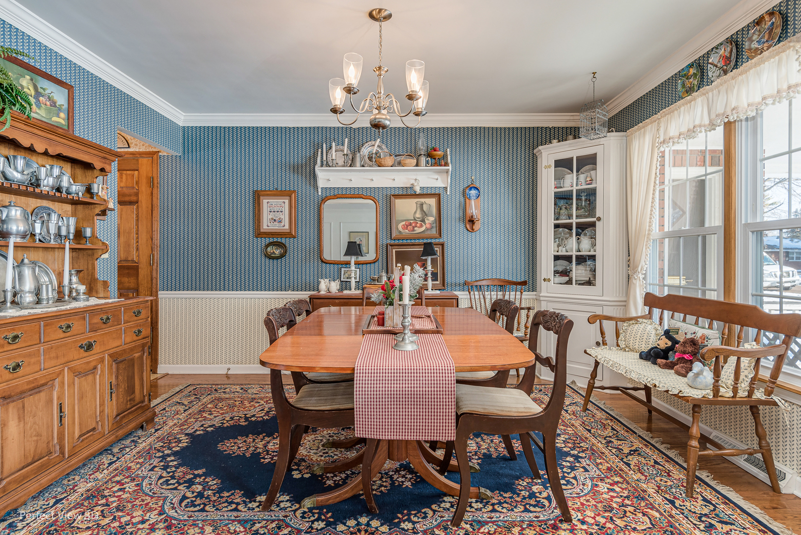 313 Alschuler Drive Aurora, IL 60506 - Photo 7 of 23 a view of a dining room with furniture