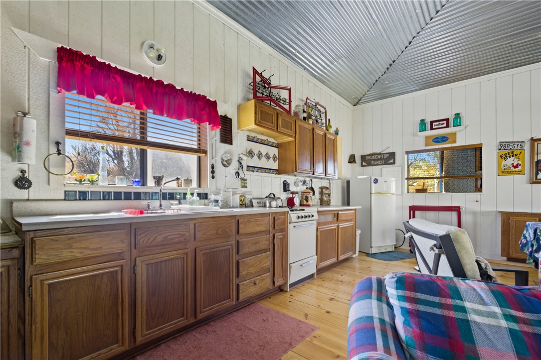 15340 Dicks Camp Road Hackberry, AZ 86411 - Photo 9 of 42