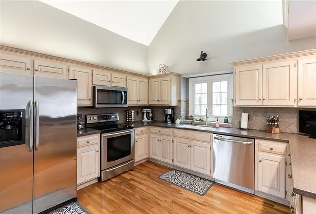 $475,000 | 7203 Northwest Eastside Drive, Weatherby Lake, MO 64152