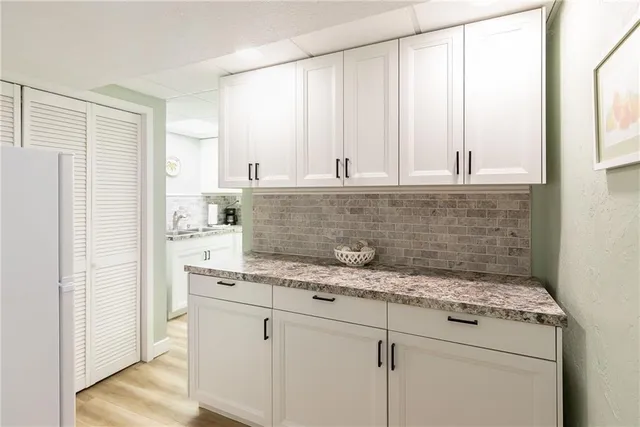 $475,000 | 7203 Northwest Eastside Drive, Weatherby Lake, MO 64152