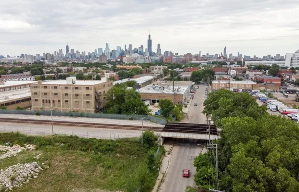 $1,850 | 2949 West Arthington Street, Unit 1, Chicago, IL 60612