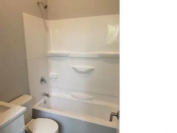 $1,850 | 2949 West Arthington Street, Unit 1, Chicago, IL 60612
