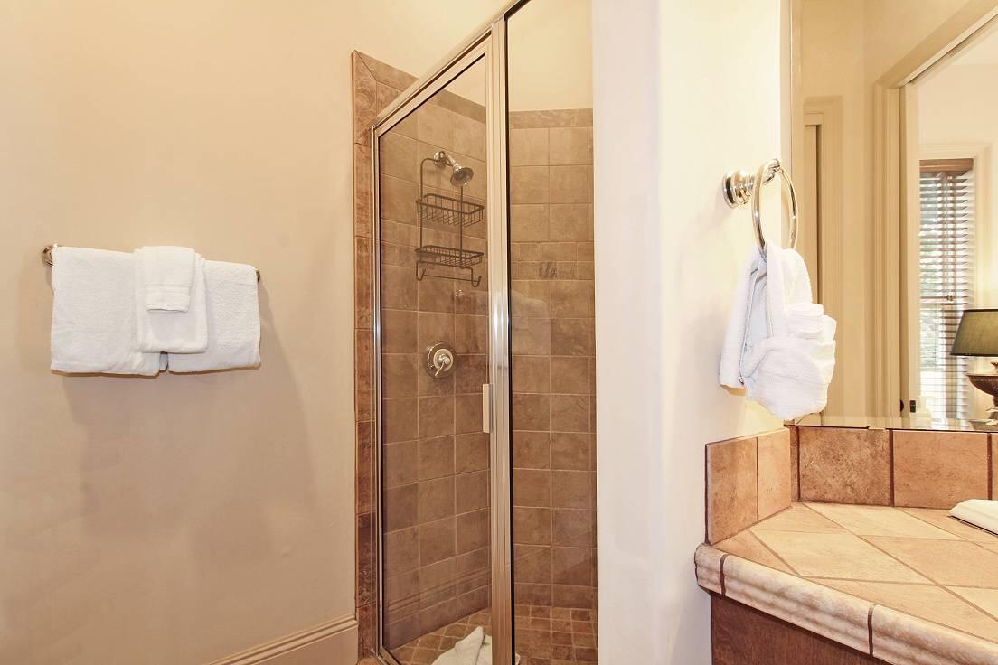 48 Rue St Tropez Miramar Beach, FL 32550 - Photo 18 of 23 48 Rue St Tropez Guest Bathroom first f