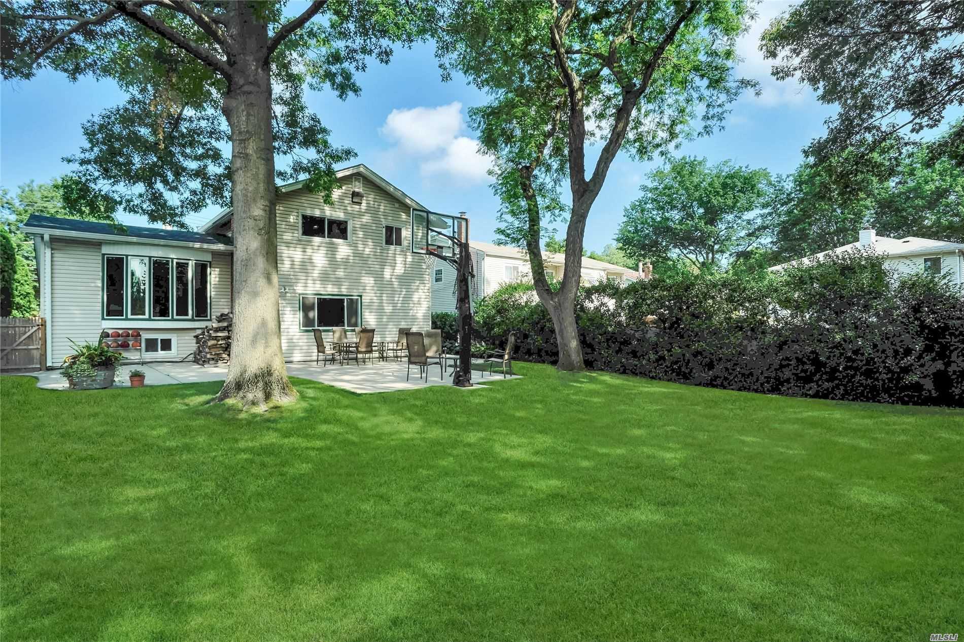117 Cow Neck Road Port Washington, NY 11050 - Photo 1 of 1