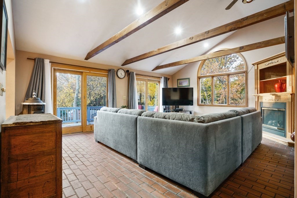 368 Ralph Talbot Street Weymouth, MA 02190 - Photo 6 of 33 Gallery Image 6