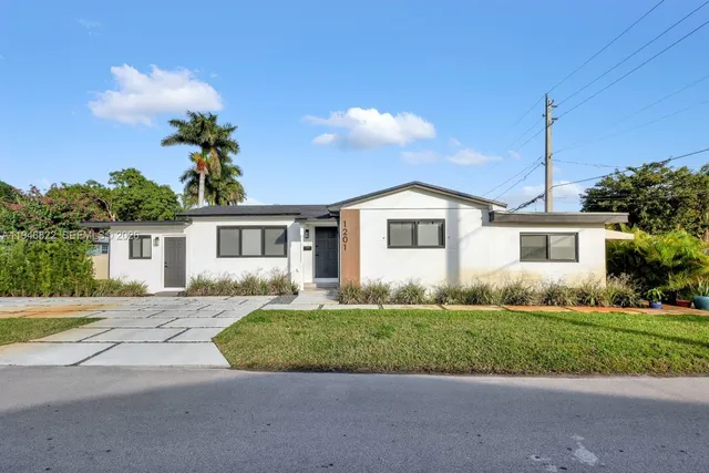 $3,500 | 1201 North 16th Avenue, Hollywood, FL 33020