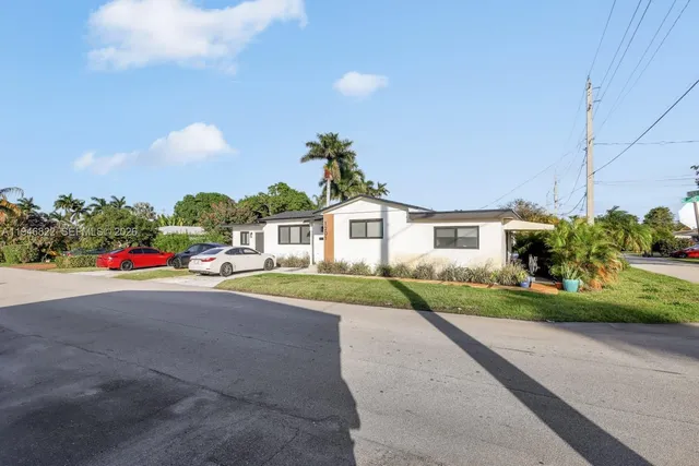 $3,500 | 1201 North 16th Avenue, Hollywood, FL 33020