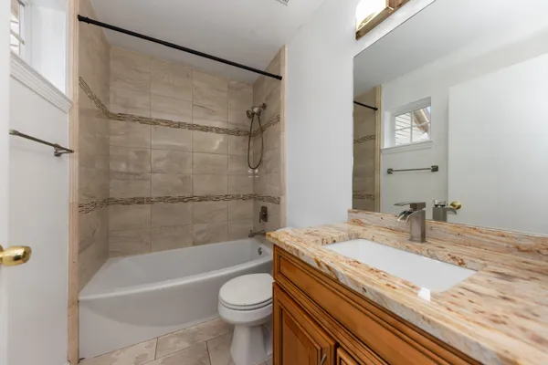 $2,200 | 38391 Churchill Lane, Farmington Hills, MI 48331