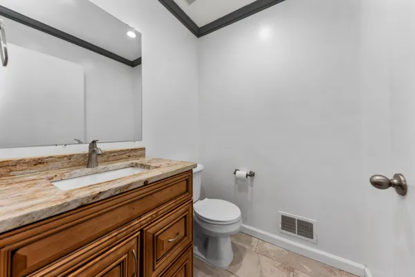 $2,200 | 38391 Churchill Lane, Farmington Hills, MI 48331