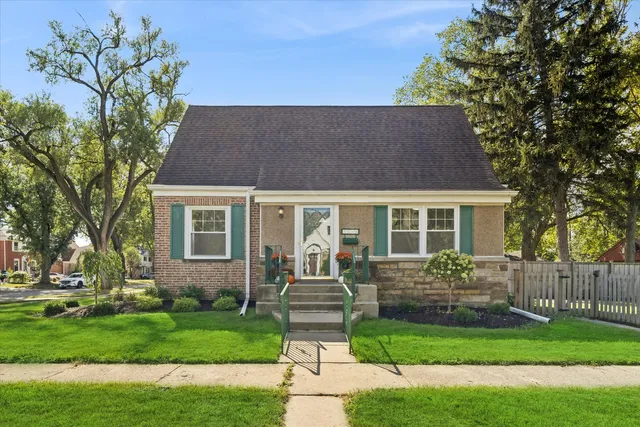$389,000 | 1500 Bristol Avenue, Westchester, IL 60154