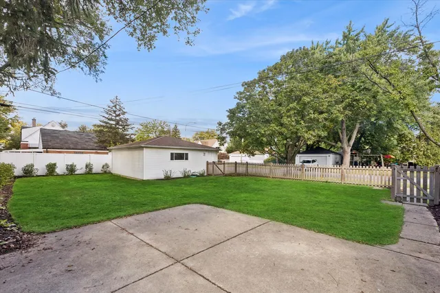 $389,000 | 1500 Bristol Avenue, Westchester, IL 60154