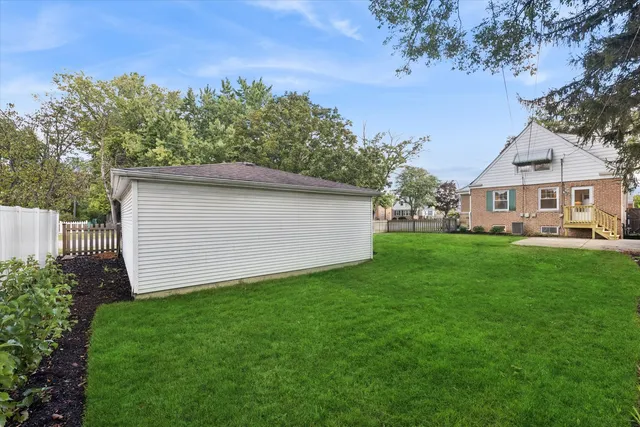 $389,000 | 1500 Bristol Avenue, Westchester, IL 60154