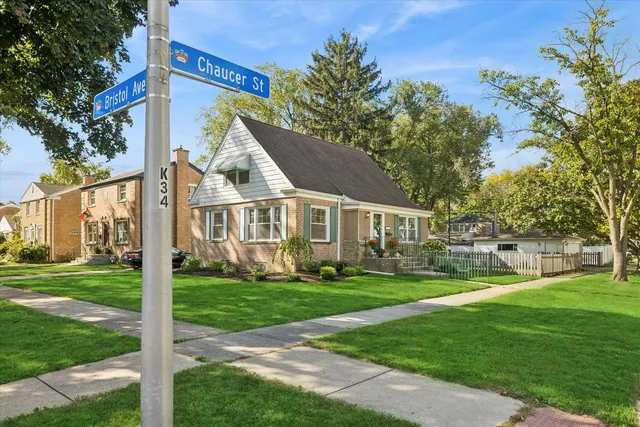 $389,000 | 1500 Bristol Avenue, Westchester, IL 60154
