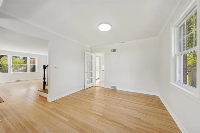 $389,000 | 1500 Bristol Avenue, Westchester, IL 60154