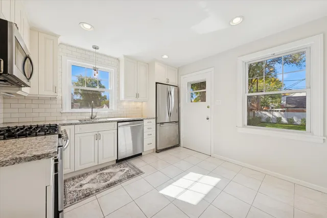 $389,000 | 1500 Bristol Avenue, Westchester, IL 60154