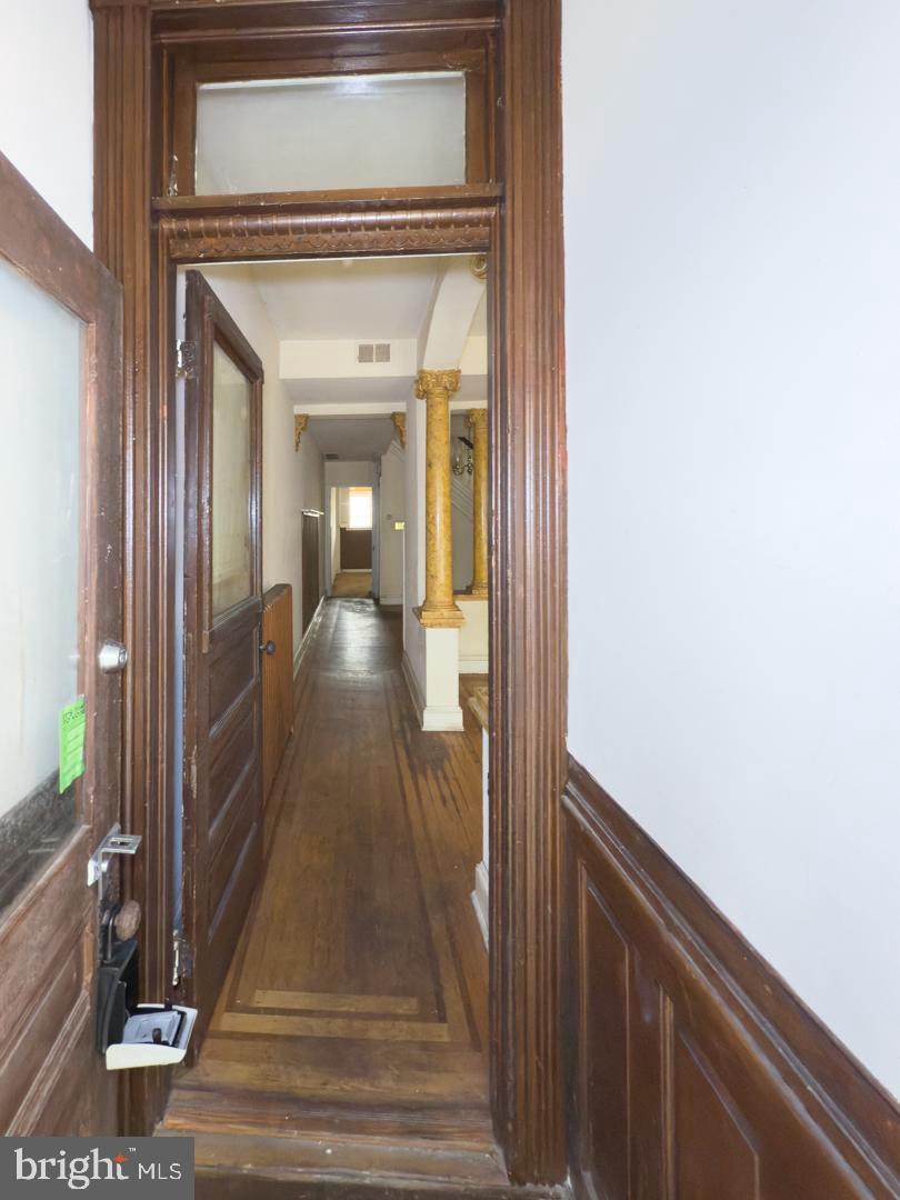 3539 Roland Avenue Baltimore, MD 21211 - Photo 4 of 34