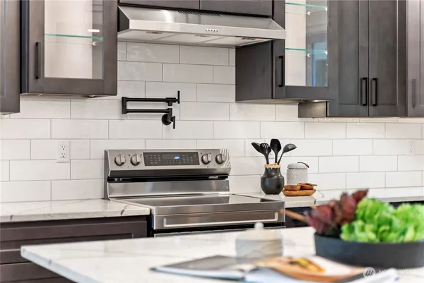 $749,999 | 31 East Rhododendron Court, Union, WA 98592