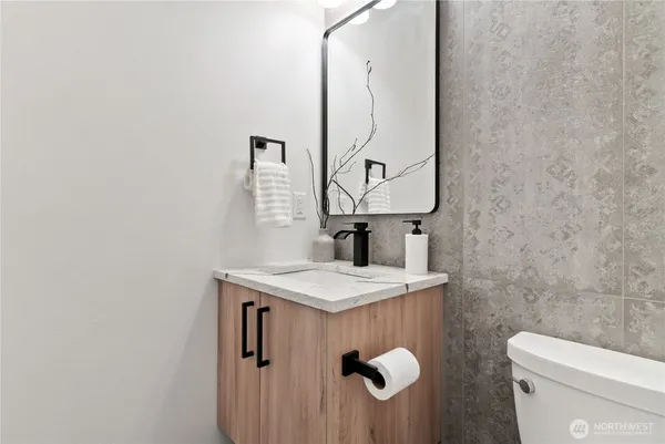 $749,999 | 31 East Rhododendron Court, Union, WA 98592