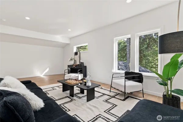 $749,999 | 31 East Rhododendron Court, Union, WA 98592