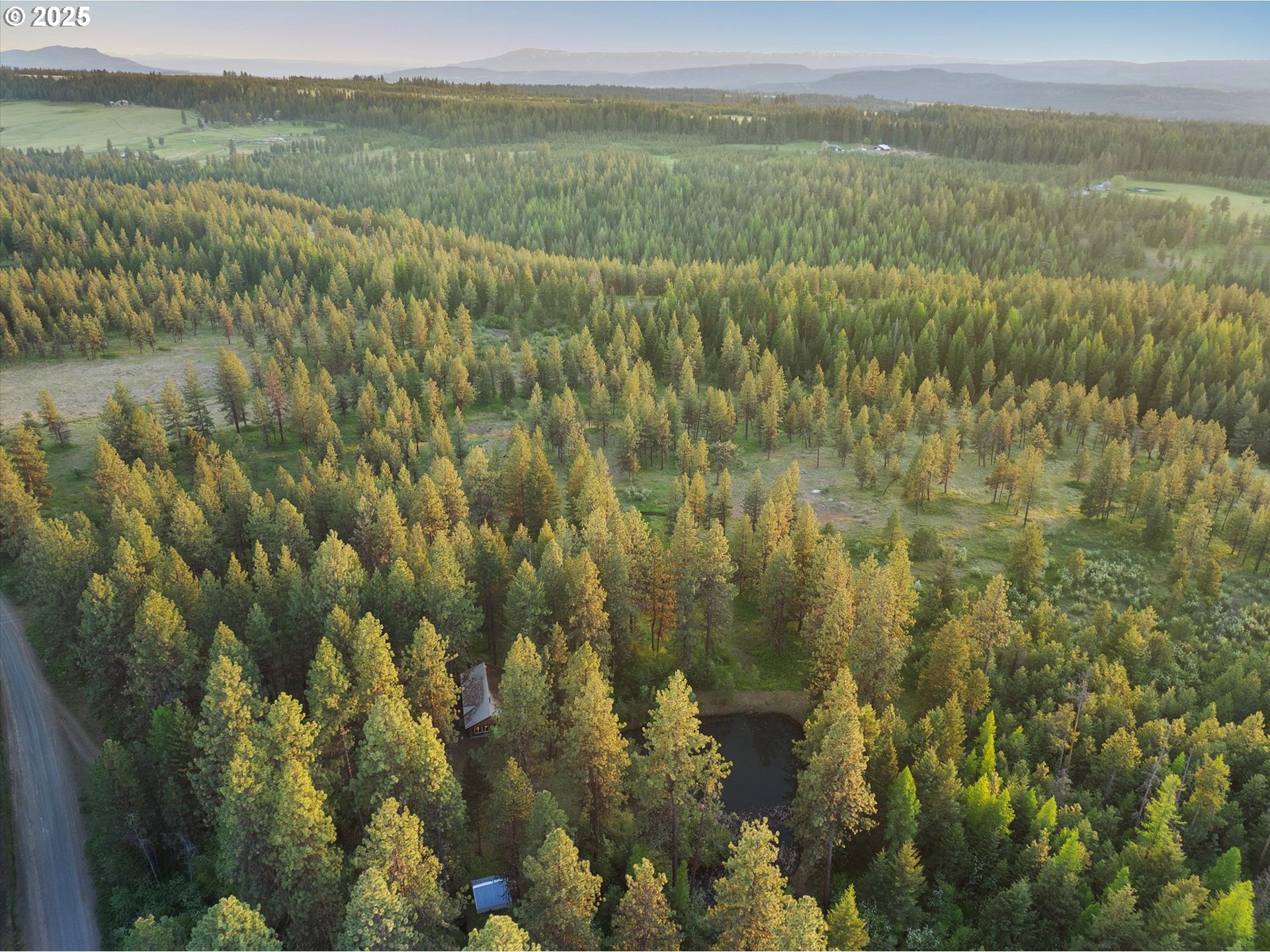 74576 Thompson Road Elgin, OR 97827 - Photo 16 of 47 a view of lake with mountain
