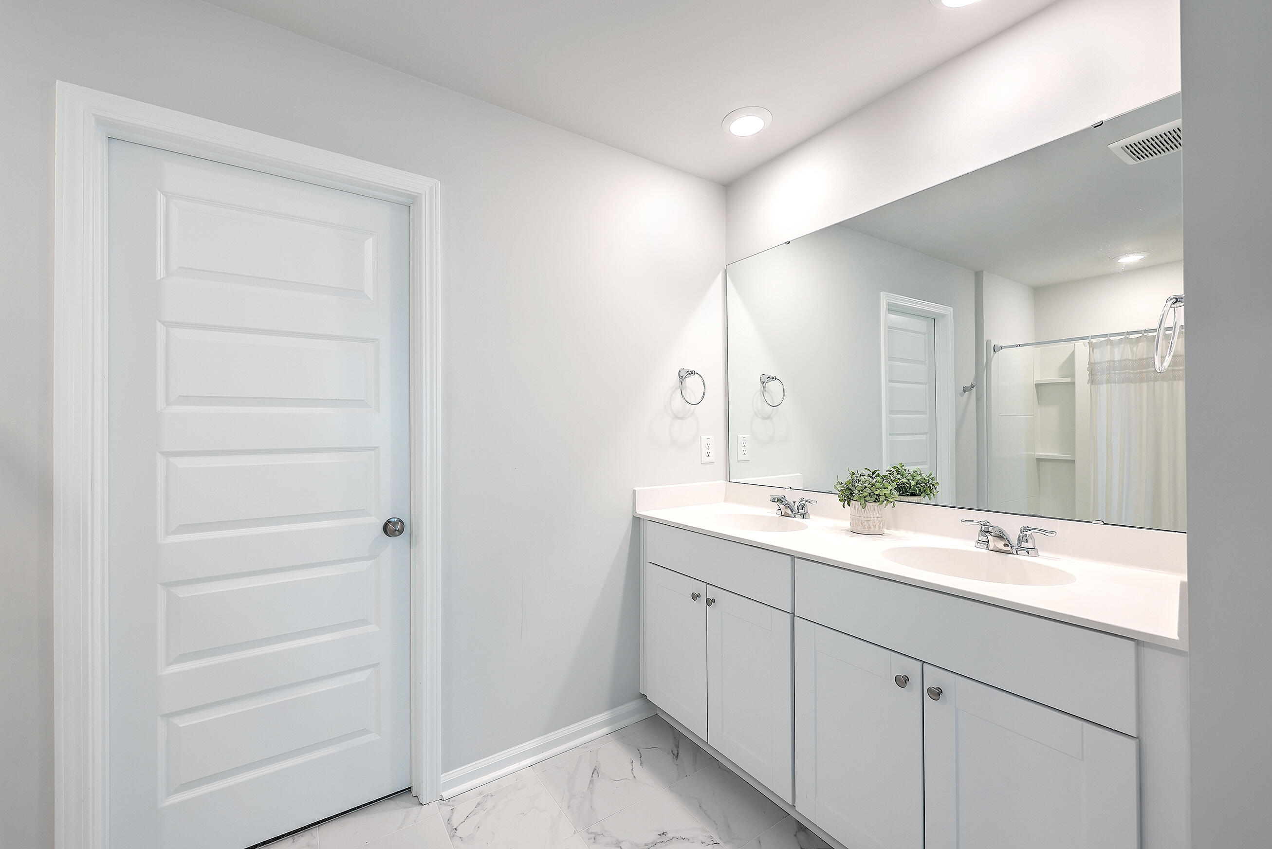 608 Spanish Wells Road Summerville, SC 29486 - Photo 21 of 31 Primary Bathroom - Dual Vanity