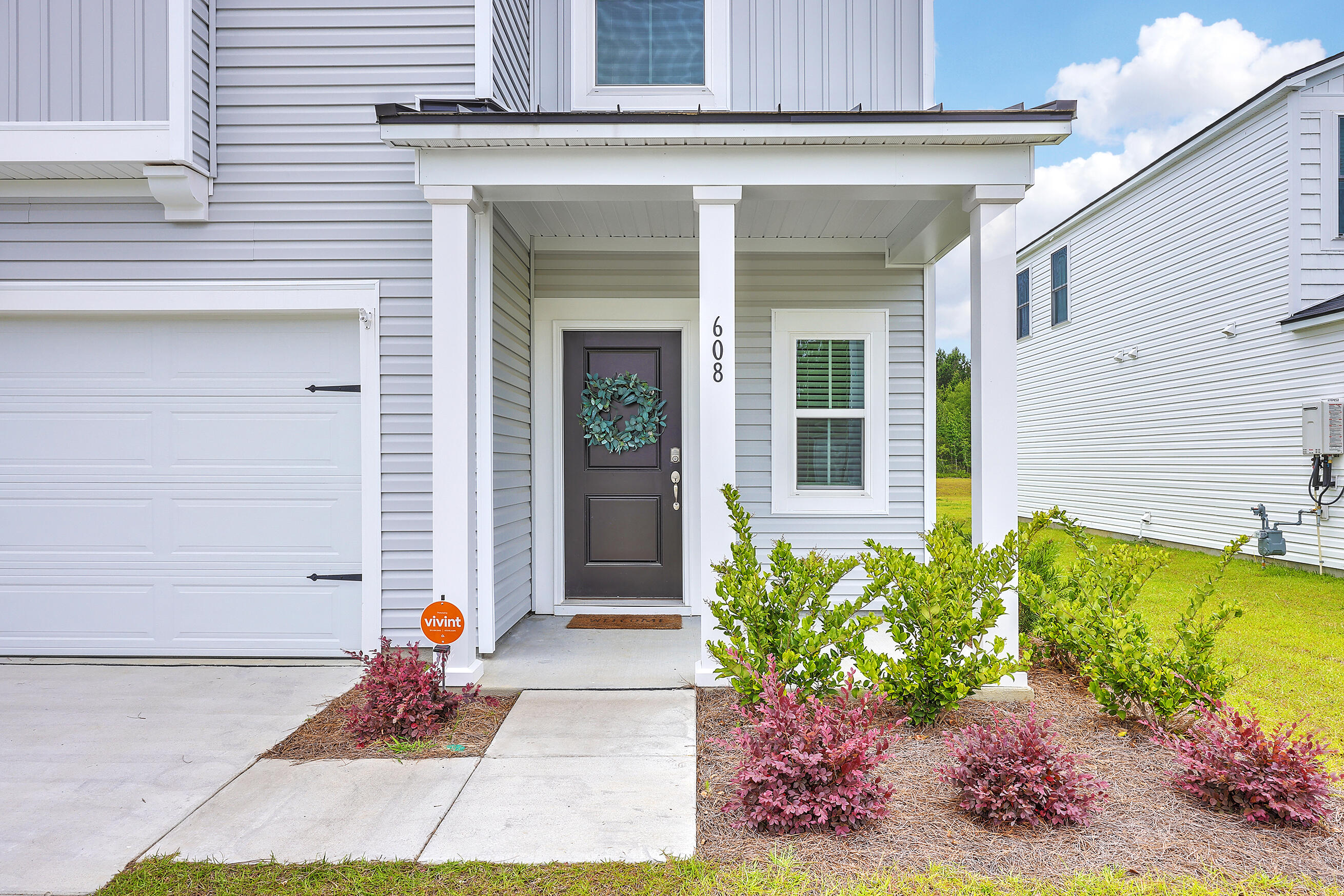 608 Spanish Wells Road Summerville, SC 29486 - Photo 3 of 31 Come In!
