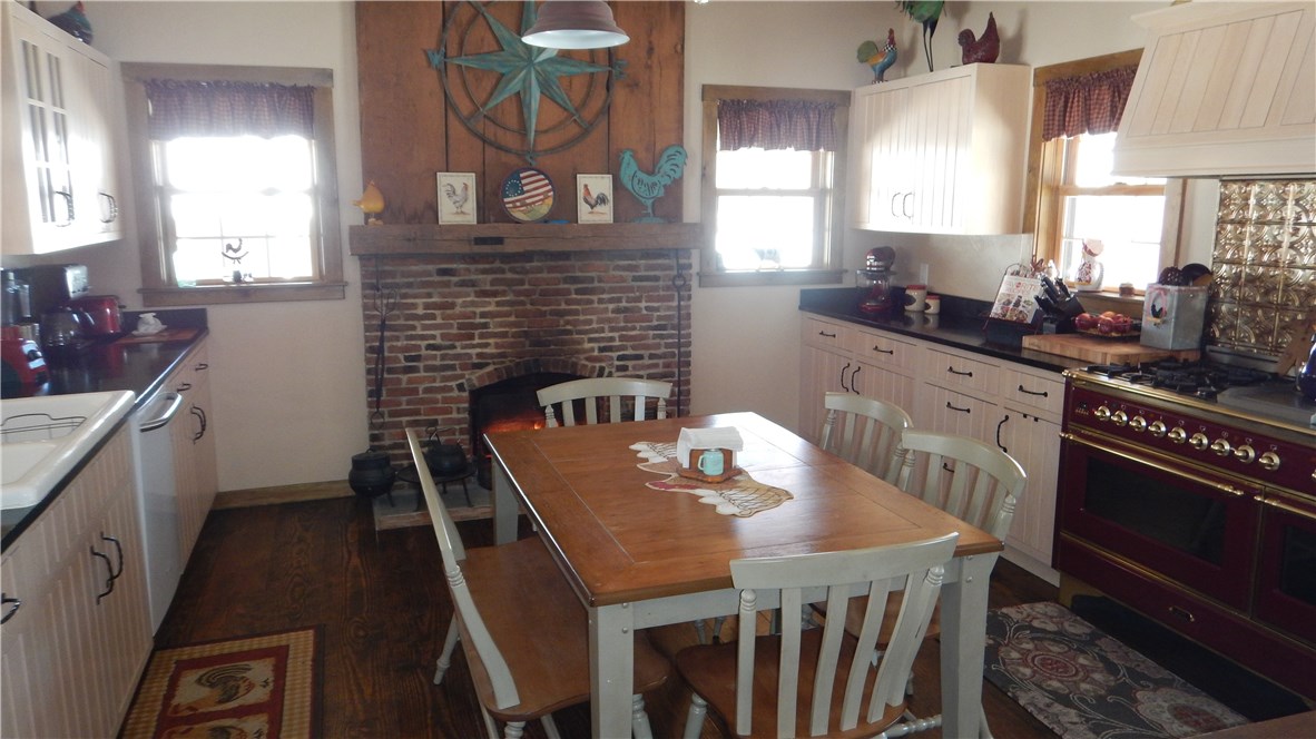 580 Sisson Road Coventry, RI 02827 - Photo 5 of 25