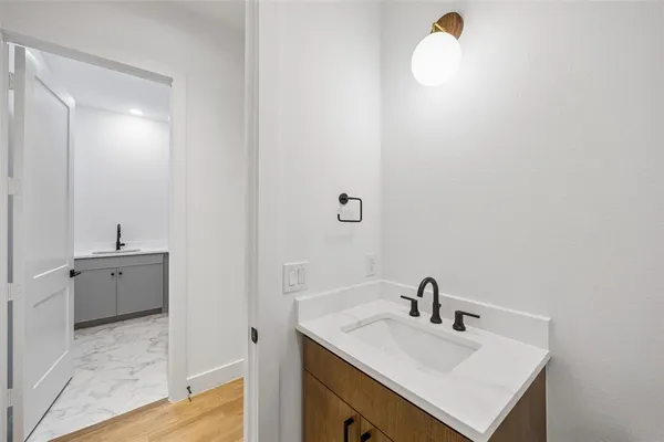 $1,200,000 | 5528 Ellsworth Avenue, Dallas, TX 75206