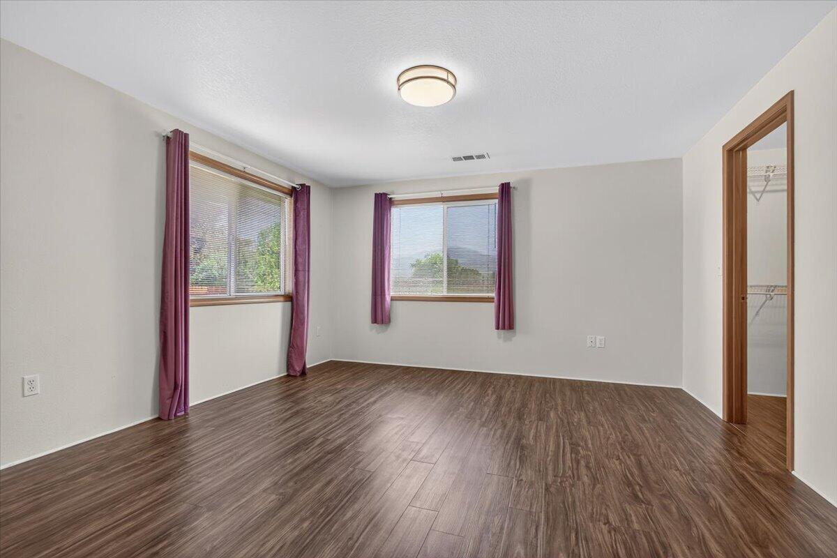 124 Samuel Lane Phoenix, OR 97535 - Photo 20 of 42 16-16