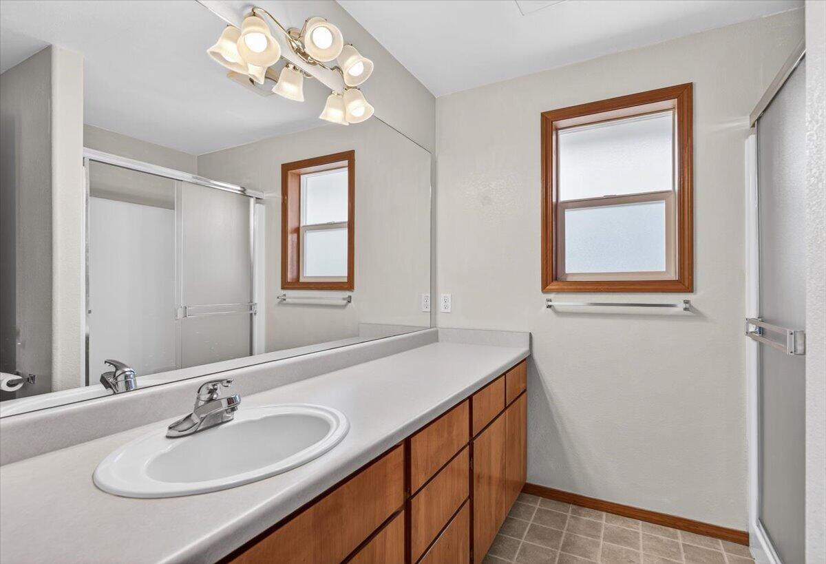 124 Samuel Lane Phoenix, OR 97535 - Photo 21 of 42 17-17