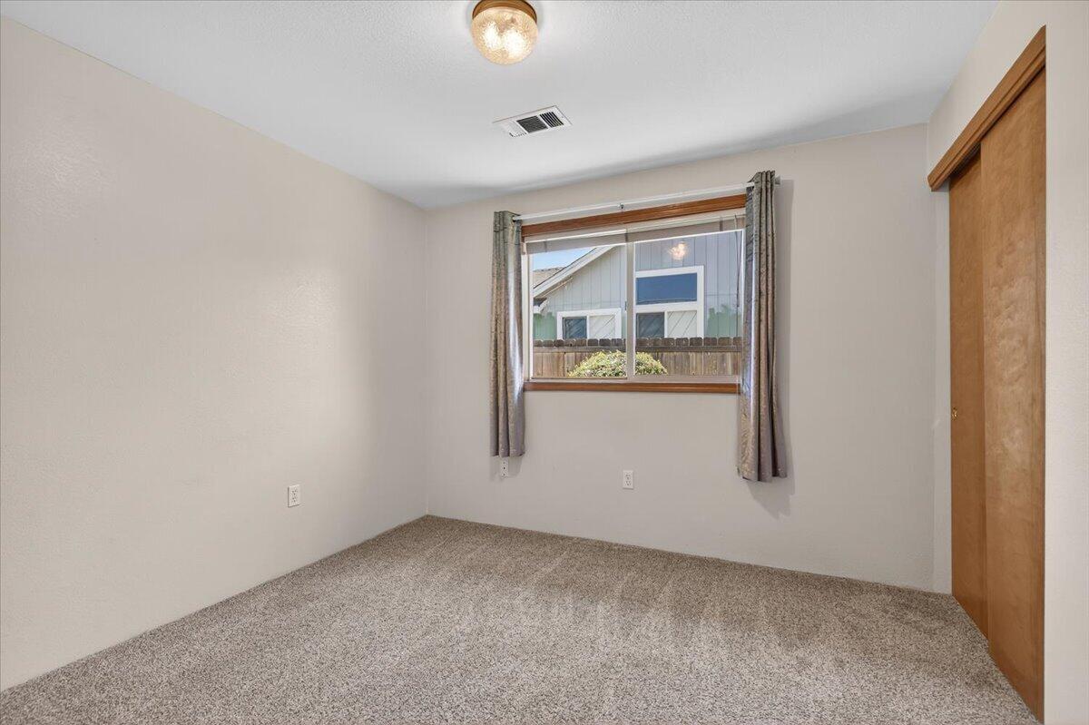 124 Samuel Lane Phoenix, OR 97535 - Photo 25 of 42 21-21