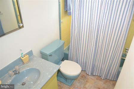 9421 Weaver Street Silver Spring, MD 20901 - Photo 21 of 24 Bath