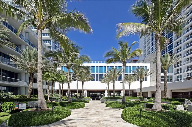 $2,299,000 | 6899 Collins Avenue, Unit 1605, Miami Beach, FL 33141
