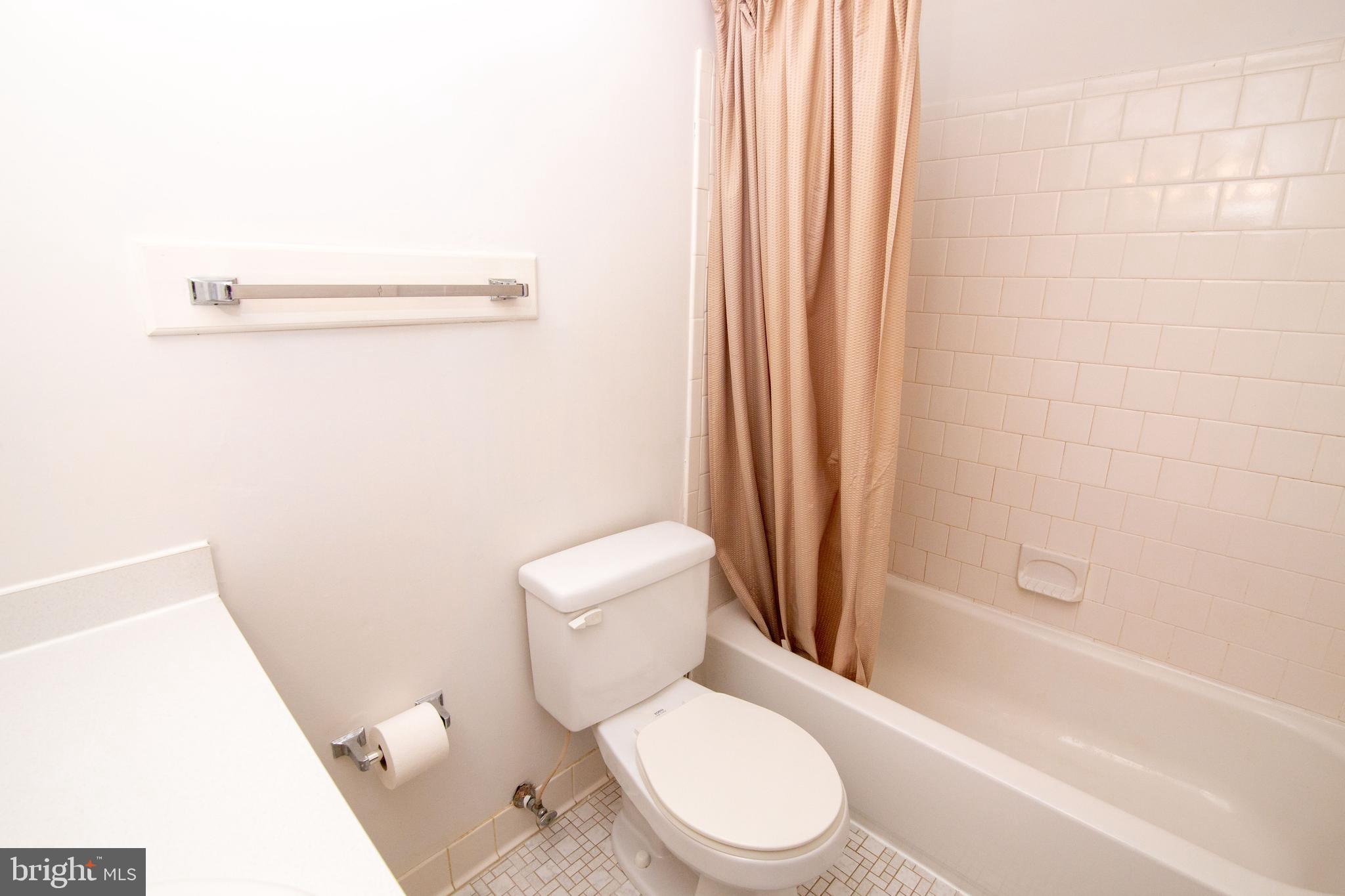 2 Drawbridge Court Baltimore, MD 21228 - Photo 20 of 27 Hall bathroon