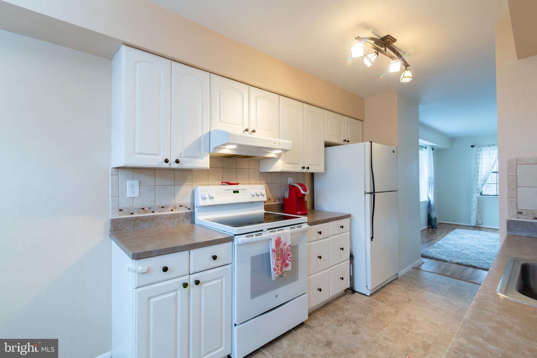 2 Drawbridge Court Baltimore, MD 21228 - Photo 7 of 27 New stove/convection oven