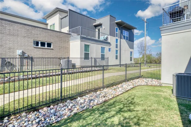 $325,000 | 434 William D. Fitch Parkway, College Station, TX 77845