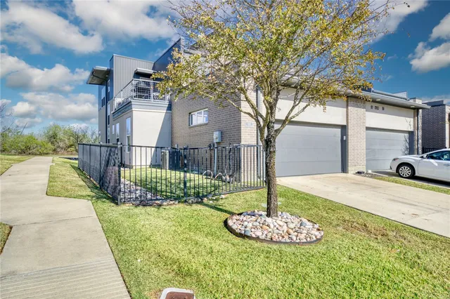 $325,000 | 434 William D. Fitch Parkway, College Station, TX 77845